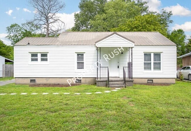 169 Everglades Blvd