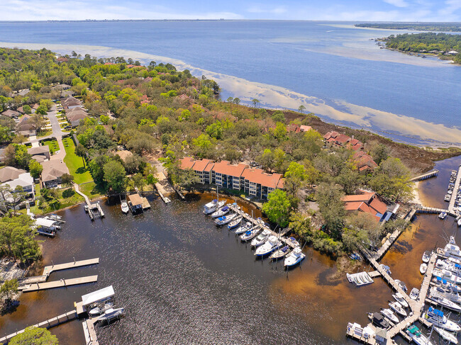 Building Photo - 300 Yacht Club Dr Unit 15 Rental