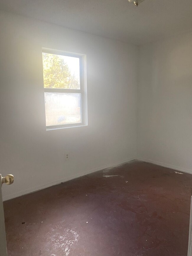 Photo - LIMITED TIME**NO APPLICATION FEE**1/2 OFF ...