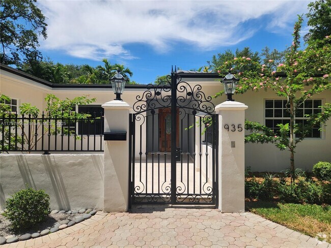 Building Photo - 935 Alfonso Ave Rental