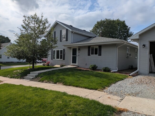 Photo - 202 E Wilson St