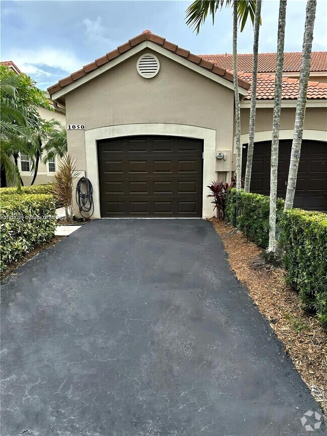 Building Photo - 1050 Sorrento Dr Rental