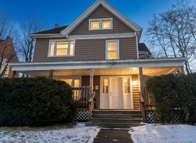 Building Photo - 274 Chenango St Unit 1