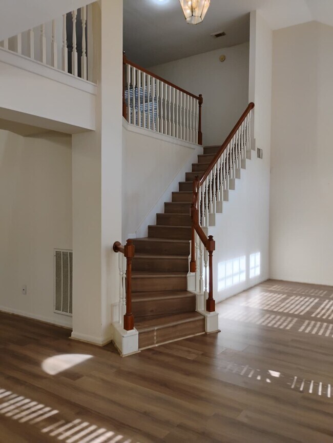 Photo - 231 Cedar Elm Ln