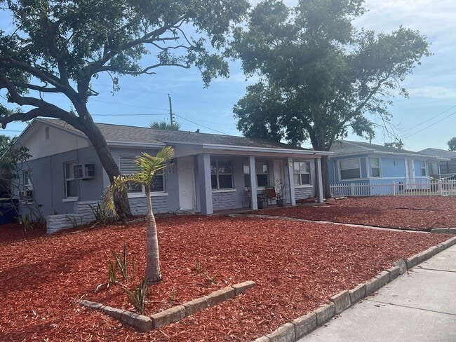 Photo - 1235 Grove St