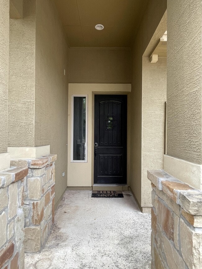 Photo - 2826 Winter Gorge