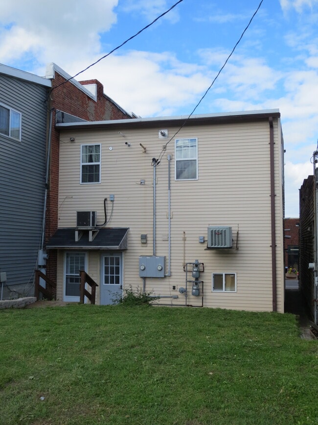 Photo - 122 N Lake Ave Unit 0