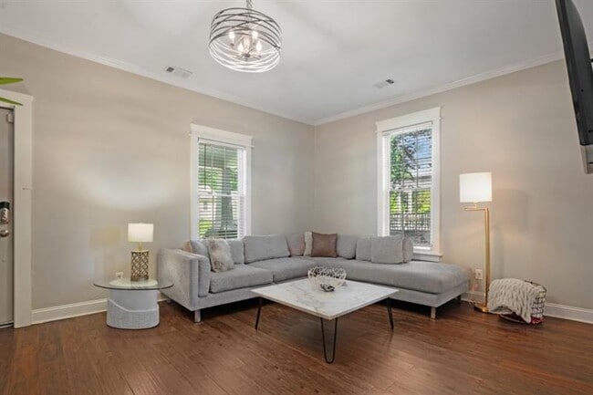 Photo - 1272 Oakland Terrace SW