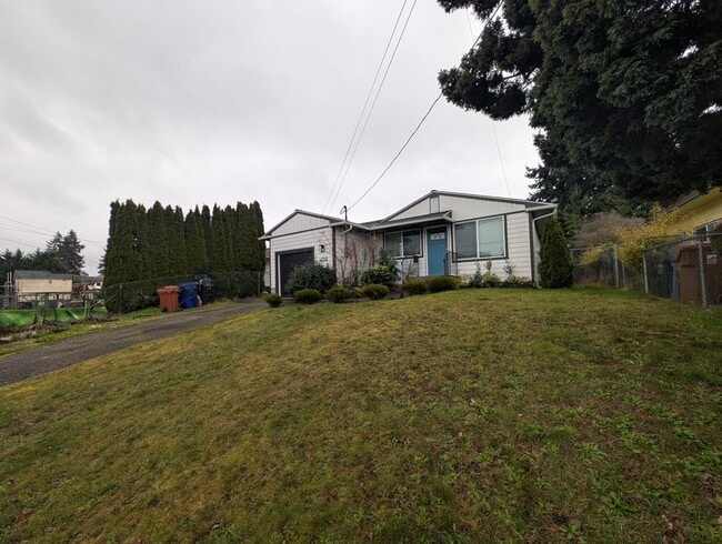 Photo - Refreshed 3 Bedroom in Tacoma - HUGE Fenced Yard & Outdoor Space. Available Now!