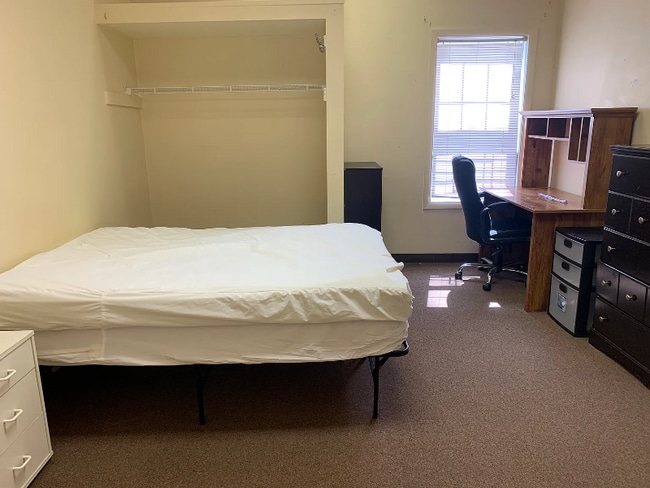 Photo - 61 Front St Unidad Rear