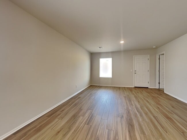 Photo - 501 St Charles Pl