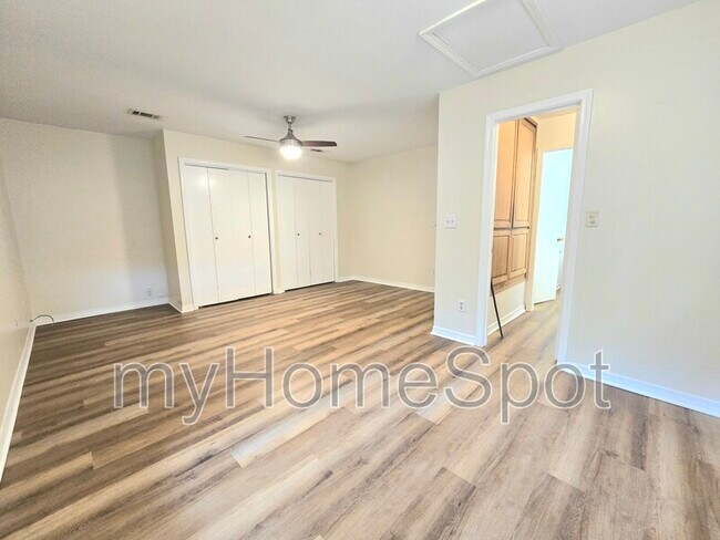 Photo - 909 Springbrook Ave