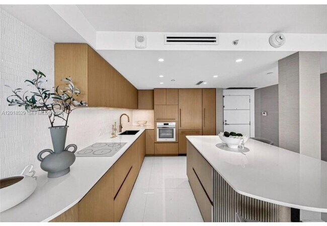 Photo - 400 South Pointe Dr Unit 1501