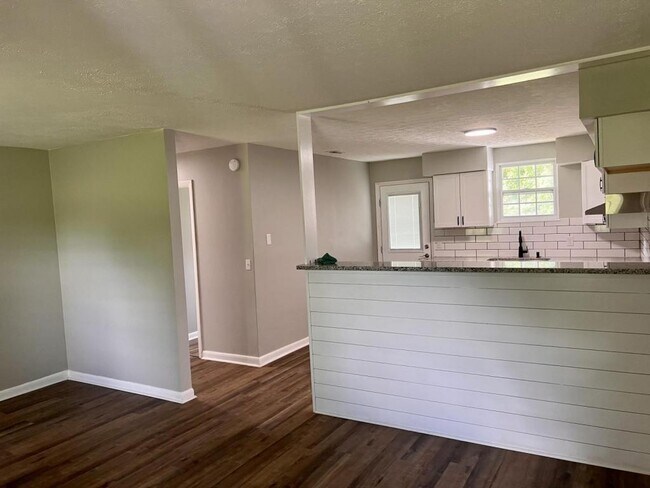 Photo - 6479 Hwy 76 E