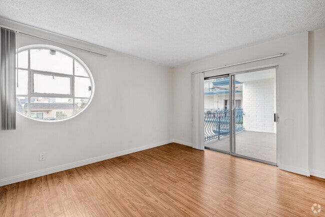 2BD, 2BA - 1,000SF - Second Bedroom