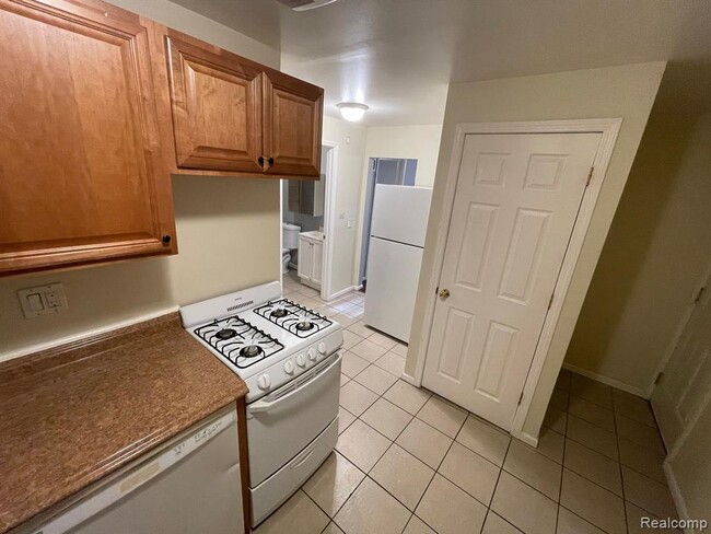 Photo - 20956 Rensselaer St