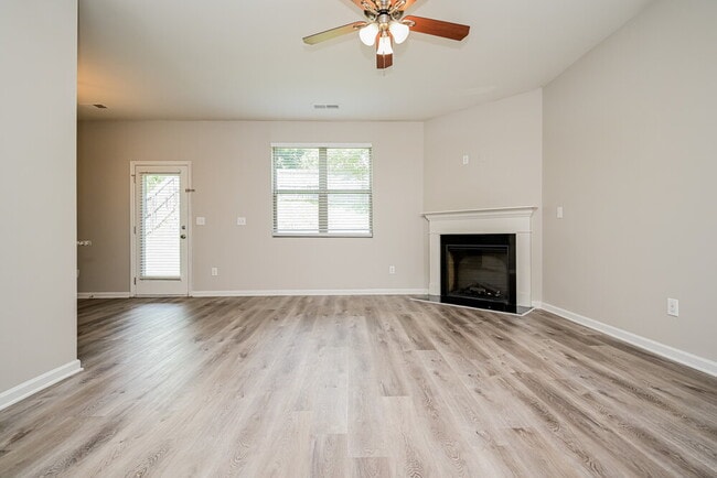 Photo - 1156 Werre Way