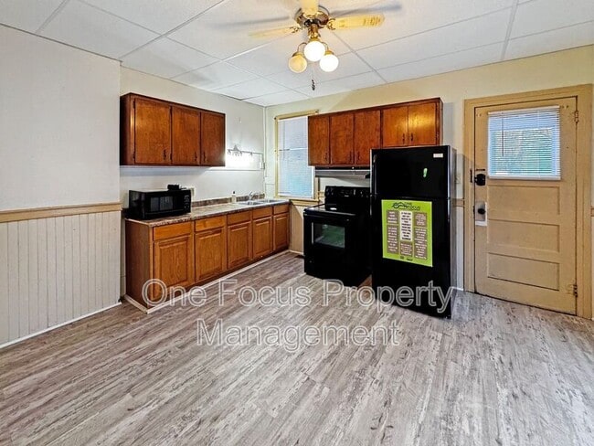 Photo - 325 Percy St