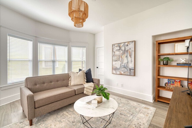 Photo - 315-317-317 NE Beech St Unit ID1309843P