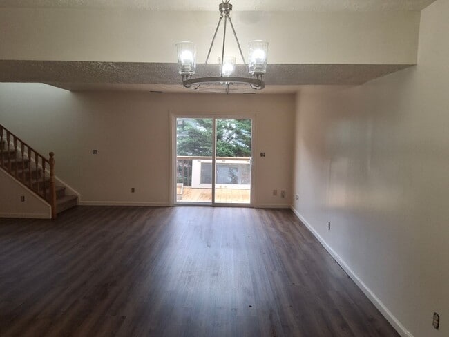 Photo - 122 Alderman Dr