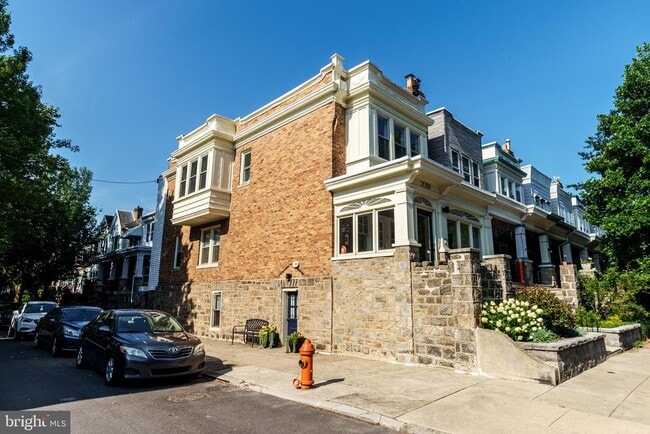 Photo - 2058 Poplar St