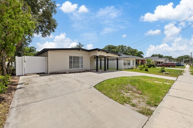 Photo - 2706 W Tampa Bay Blvd