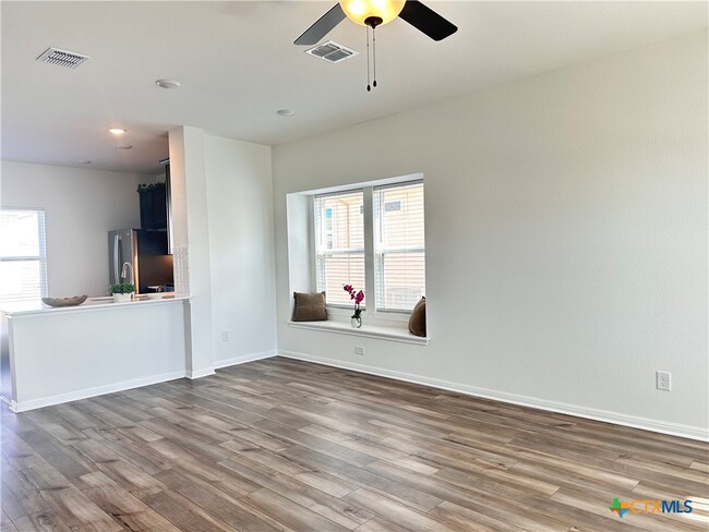 Photo - 124 Rollingwood Dr