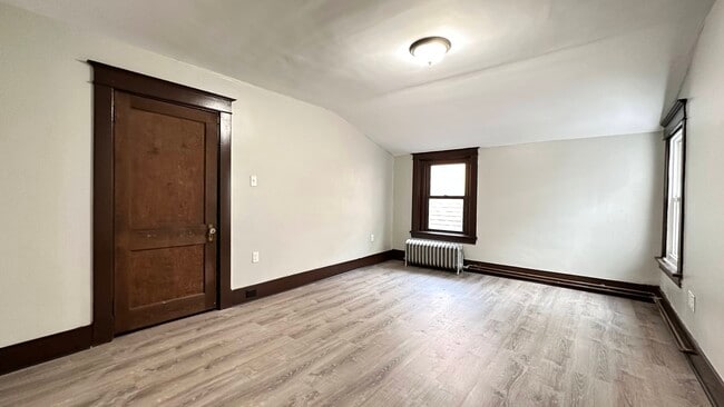 Photo - 222 Morewood Ave Unit 3