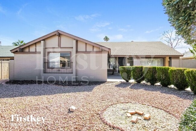 Building Photo - 2733 E Larkspur Dr Rental