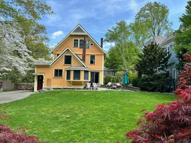Building Photo - Gorgeous entire home in Cambridge Nature available 9/1/26