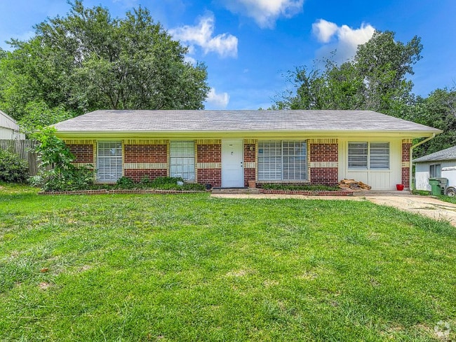 Building Photo - 1110 Wycliff Dr Unit House