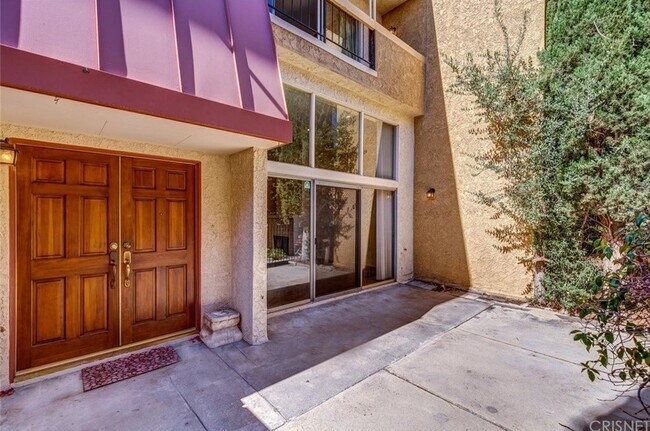 Photo - Townhome for Lease in Desirable Encino!