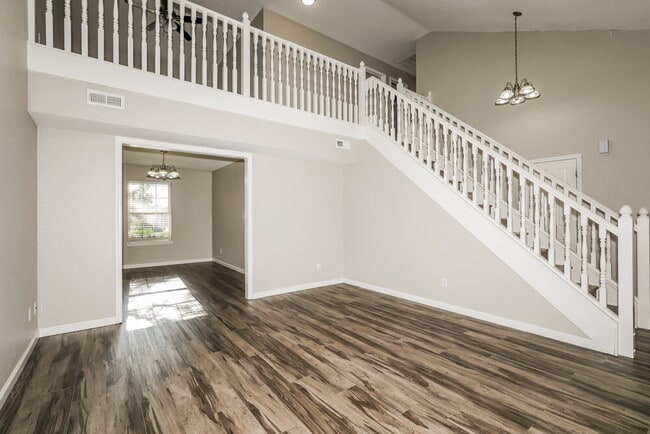 Photo - 4604 Welton St