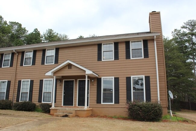 Photo - Welcome to this charming 2-bedroom, 1.5-bathroom home nestled in the lively community of Stockbri...