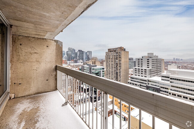 Studio - 425 SF - Balcony - Le 2100