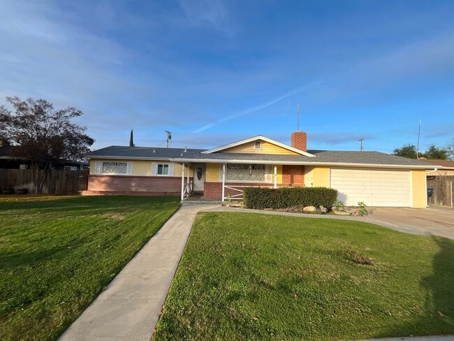 Building Photo - Cozy Home for rent in Tulare