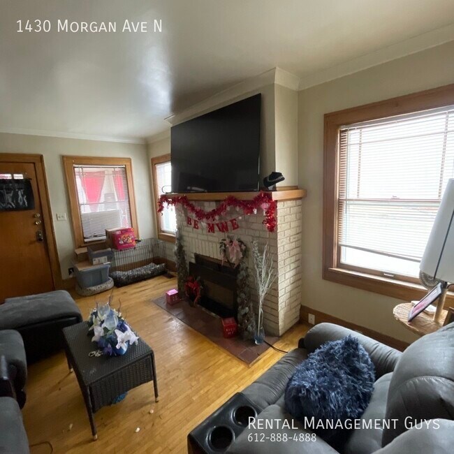 Photo - 1430 N Morgan Ave