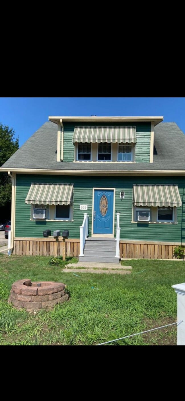 Building Photo - 533 Slocum Rd Unit 2