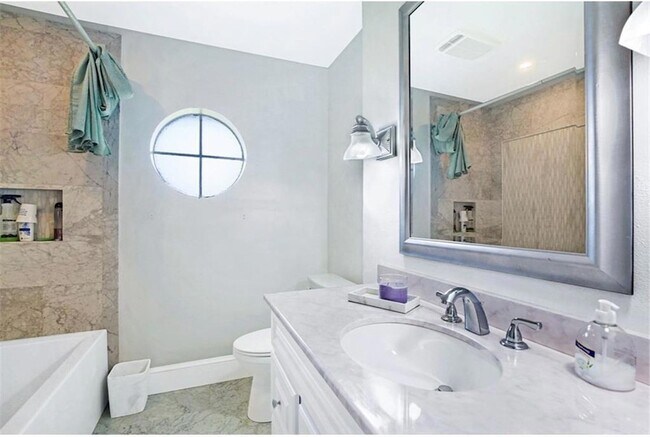 Photo - 1200 Joyce St