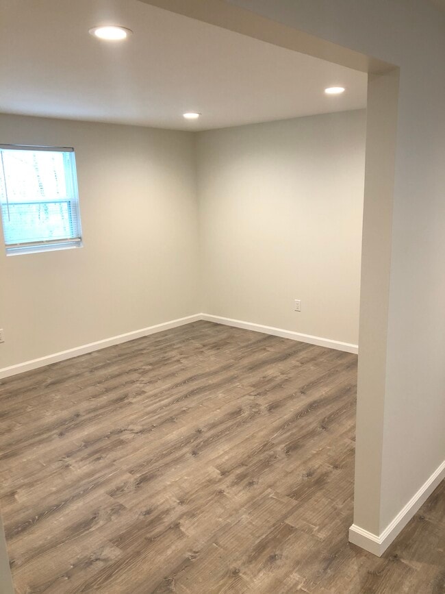 Photo - 1013 W State St