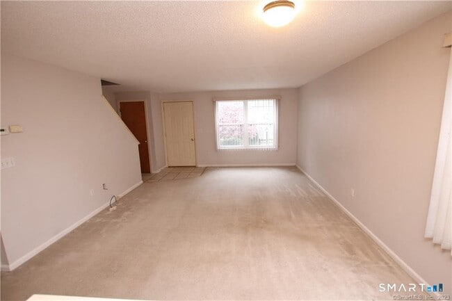 Photo - 2 Mulberry Ln Unit 2