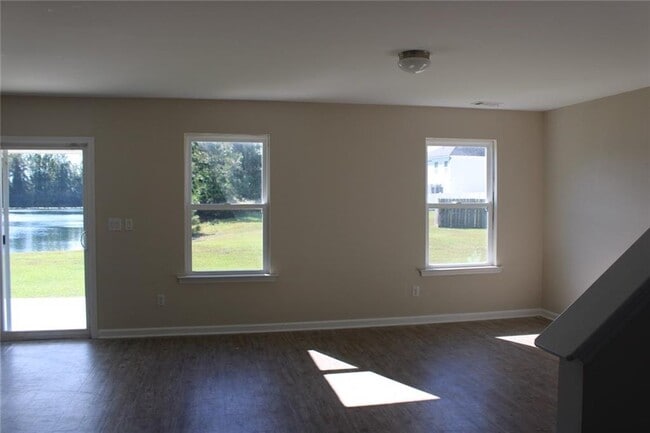 Photo - 119 Roswell Dr W