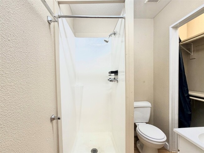 Photo - 1002 Gregg St