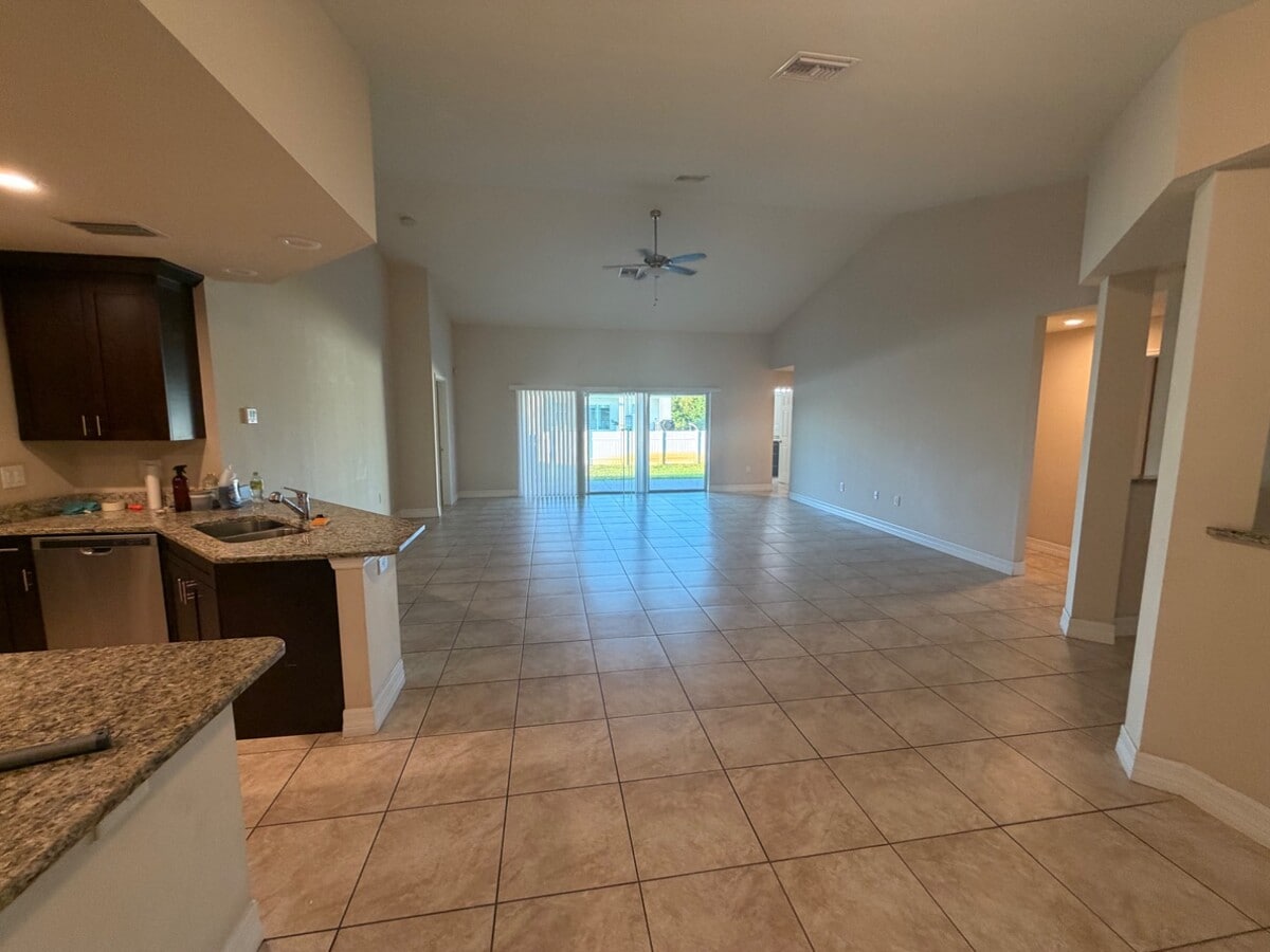 Photo - 3116 37th St SW