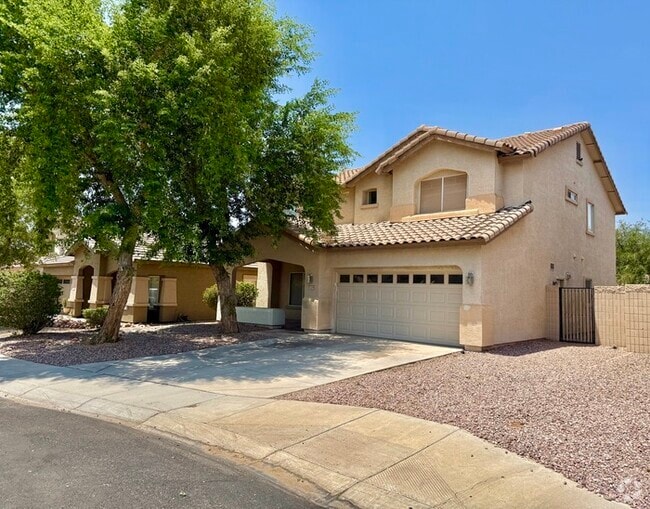 Building Photo - Fantastic 5BEDROOM+LOFT / 3 BATH home For ...
