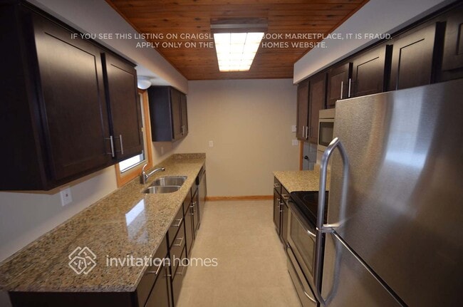 Photo - 707 Keniston St N