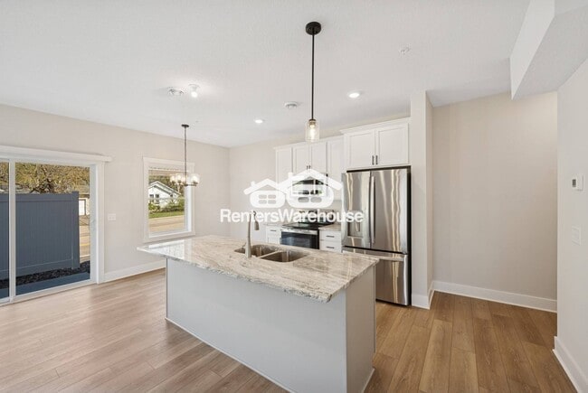 Photo - 3415 Douglas Dr N