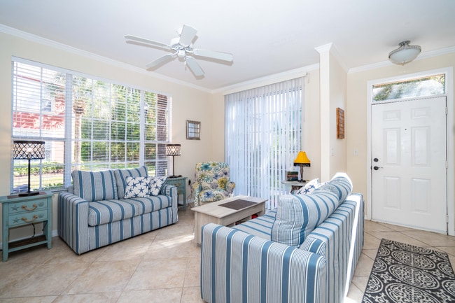 Photo - "Charming 2-Bed, 2-Bath Townhouse Retreat in Tampa's Serene White Lake Court!"