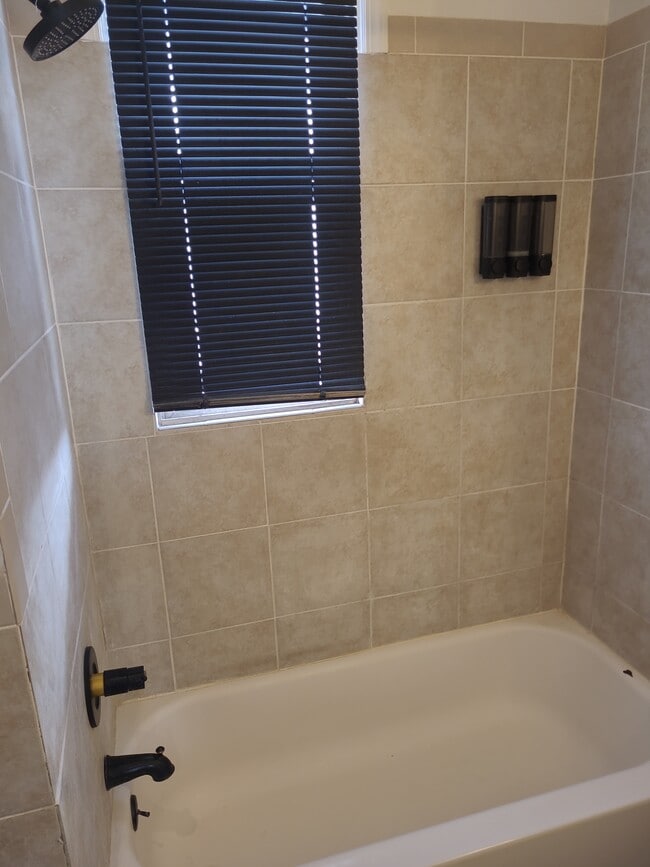 Building Photo - 81 Crawford St Unit # 2