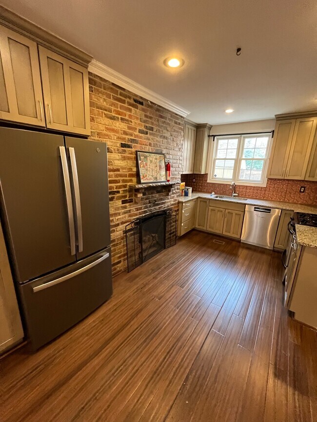 Photo - 814 Fitzwater St